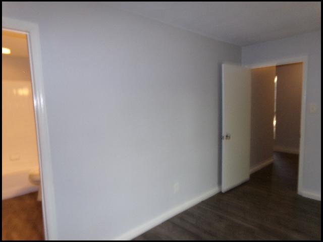 Building Photo - 8 Woodlore Cir