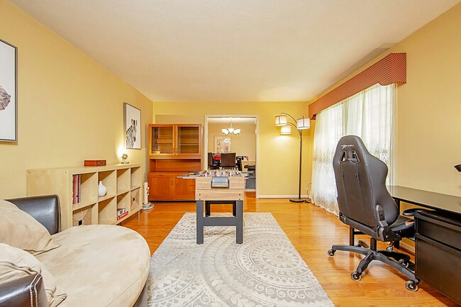 Building Photo - 104 McFadyen Dr
