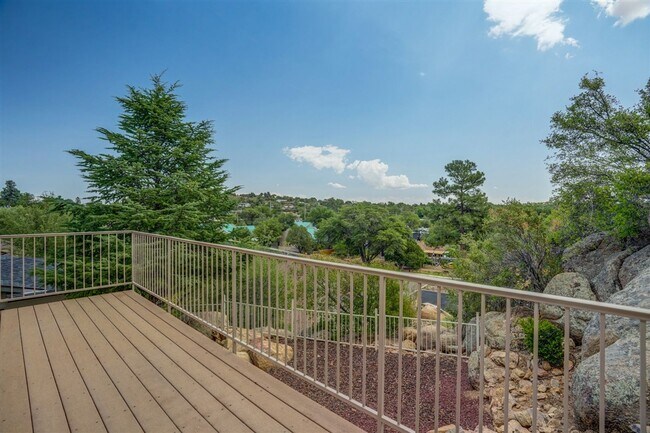 Building Photo - Large 4 bed, 3 bath home in Prescott for R...