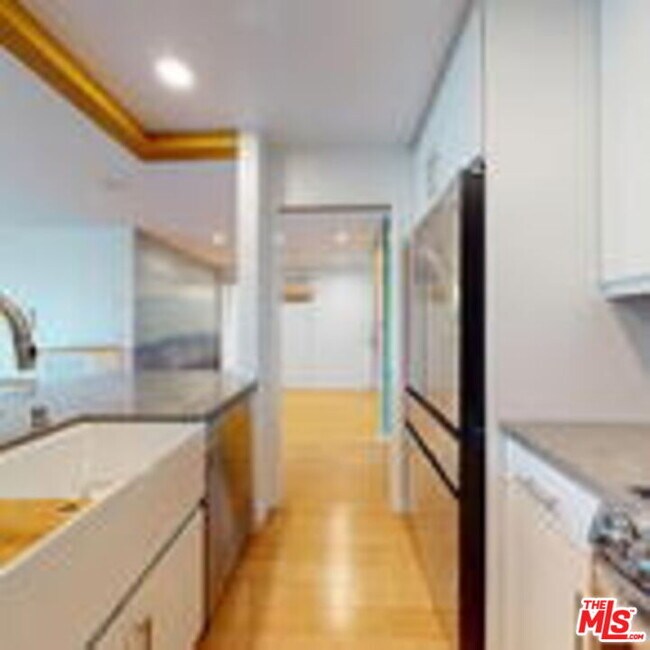 Building Photo - 8740 Tuscany Ave