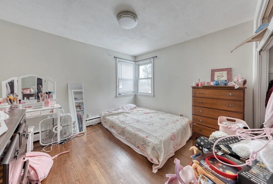 Building Photo - 291 Mansfield Ave