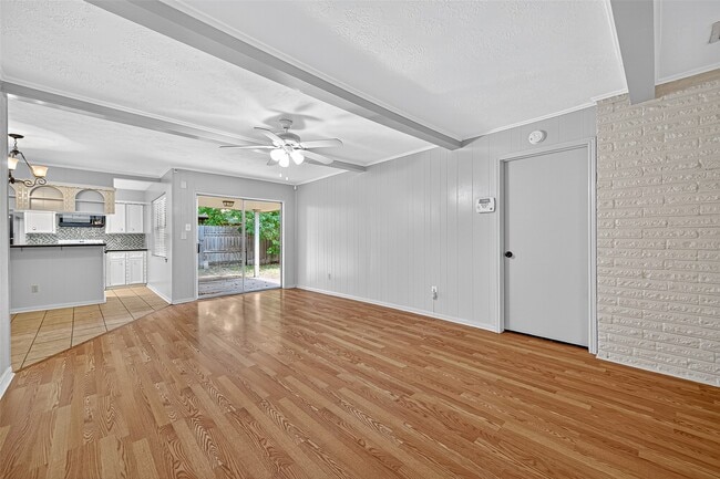Building Photo - 3303 Palm Desert Ln