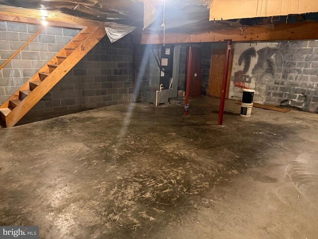 Building Photo - 425 Factory St