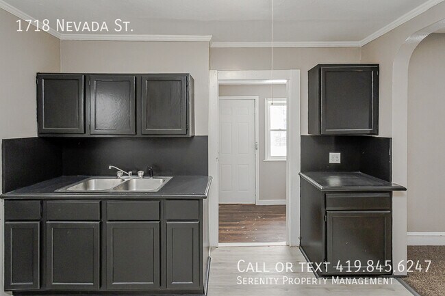 Building Photo - 1718 Nevada St