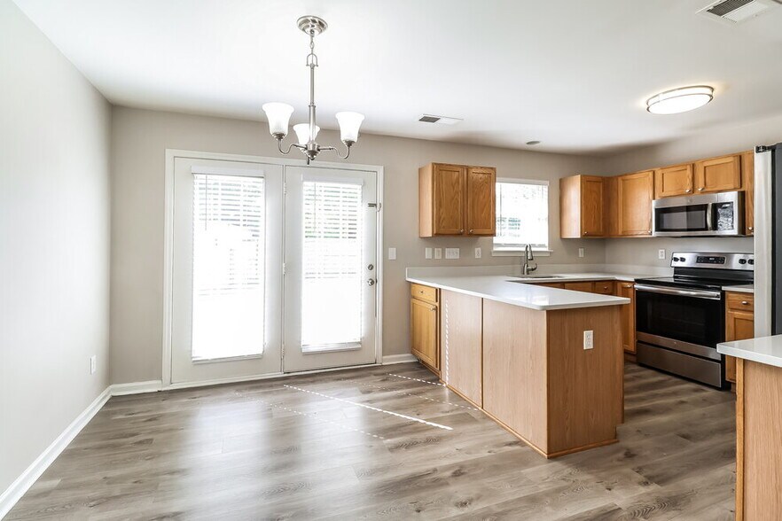 Building Photo - 2910 Rockingham Ct SW