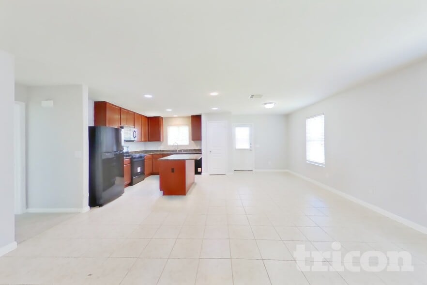 Building Photo - 930 Salado Slough Ln