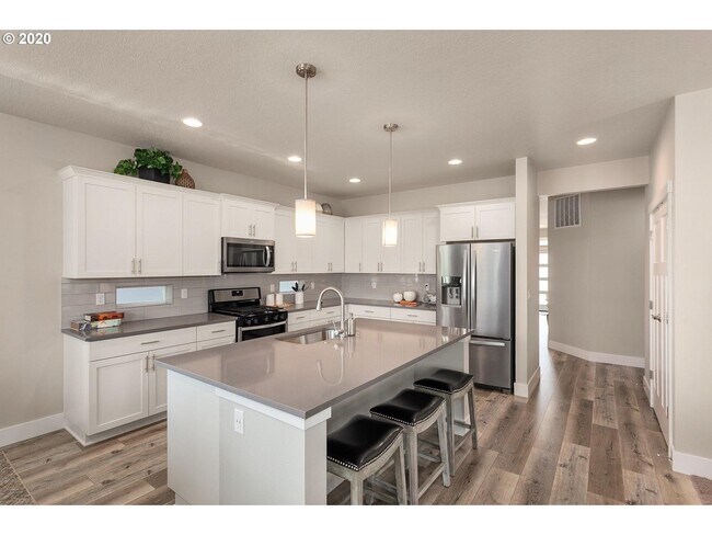 Building Photo - 7691 SW Hansen Ln