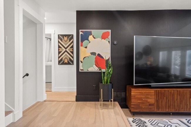 Building Photo - 3 Gilbert Trail NE