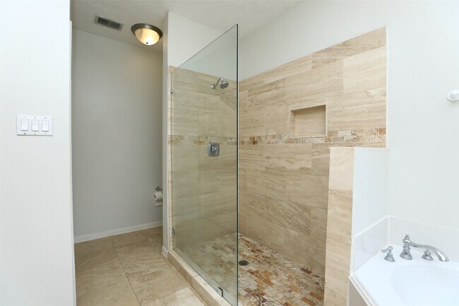Building Photo - 24603 Haigshire Dr