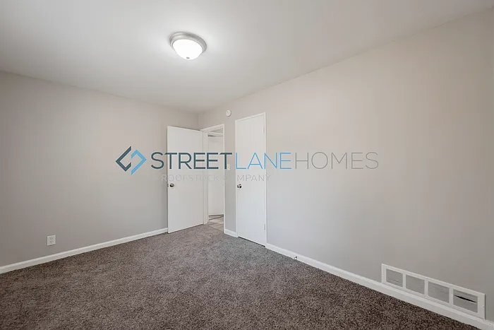 Building Photo - 1014 Rosedale Dr