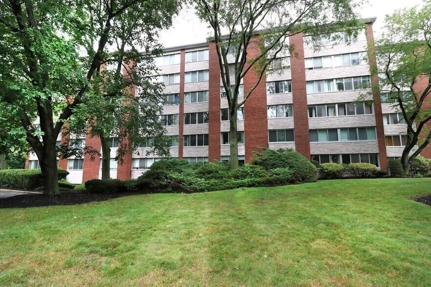 Building Photo - 22 Chestnut Pl