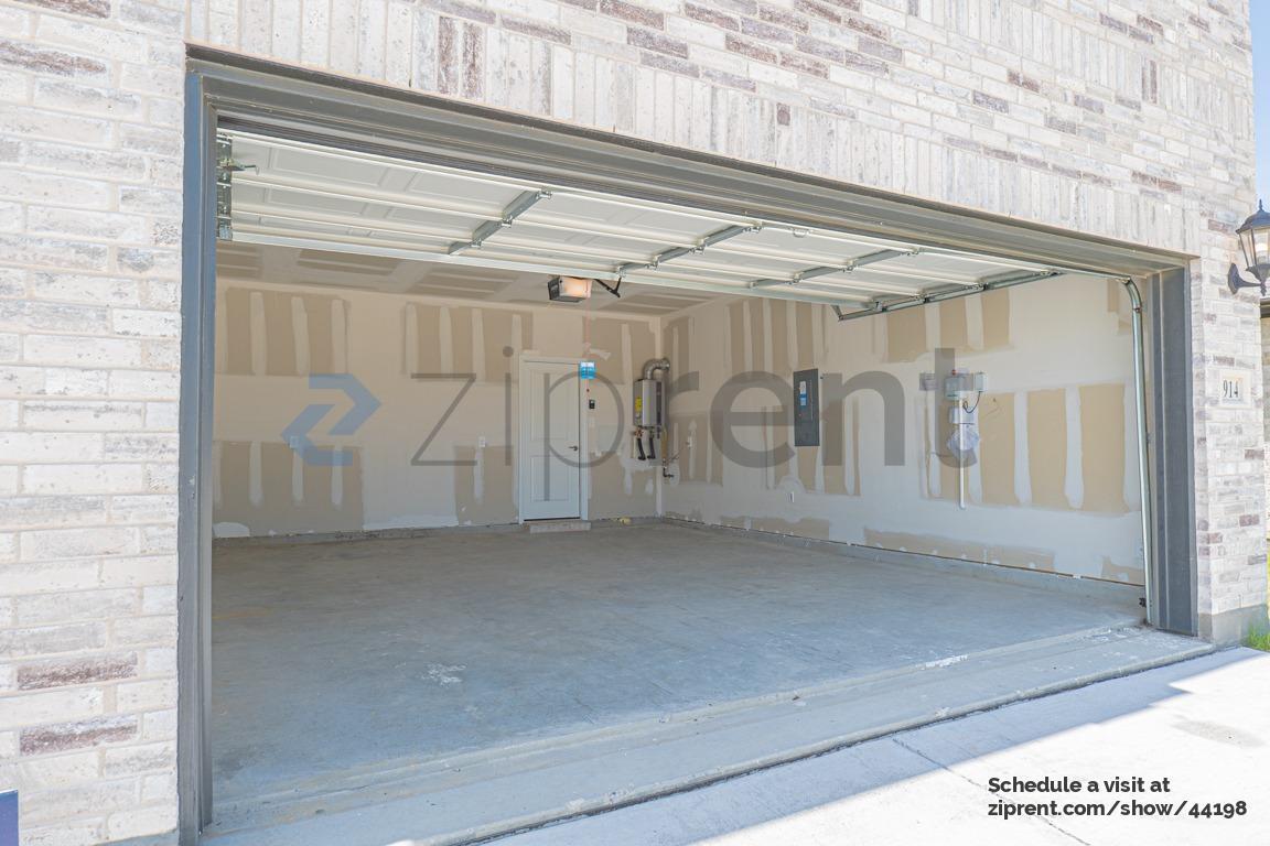 Building Photo - 3914 Walmer Wy