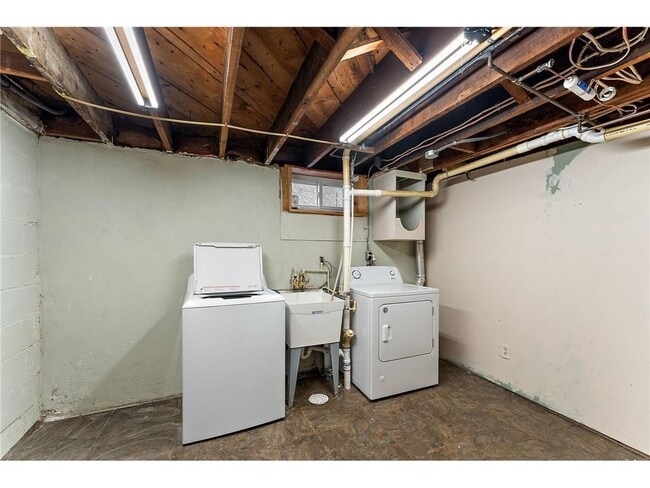 Building Photo - 5317 Abbott Ave S