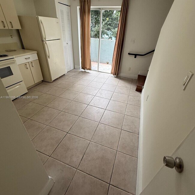 Building Photo - 8260 SW 149th Ct