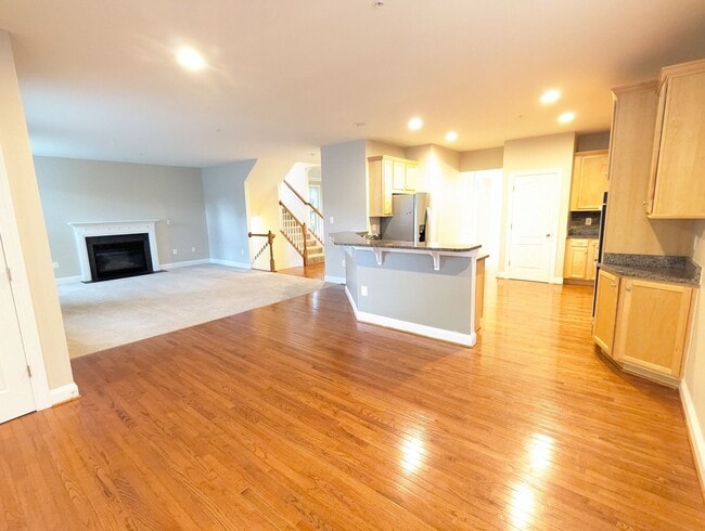 Building Photo - STUNNING Single Family Home in Brunswick C...