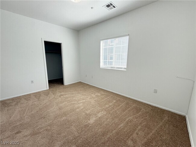 Building Photo - 5975 Barbosa Dr