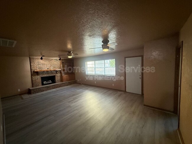 Building Photo - 118 SW 1st St