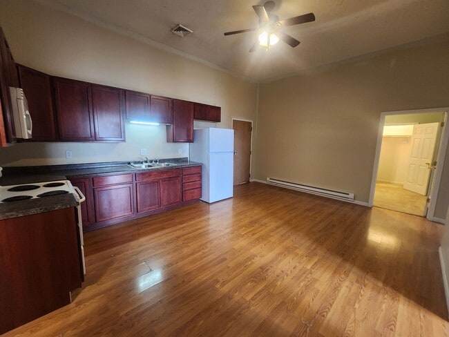 Building Photo - COTT 111