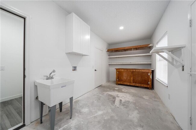 Building Photo - 15903 Cornerwood Ct