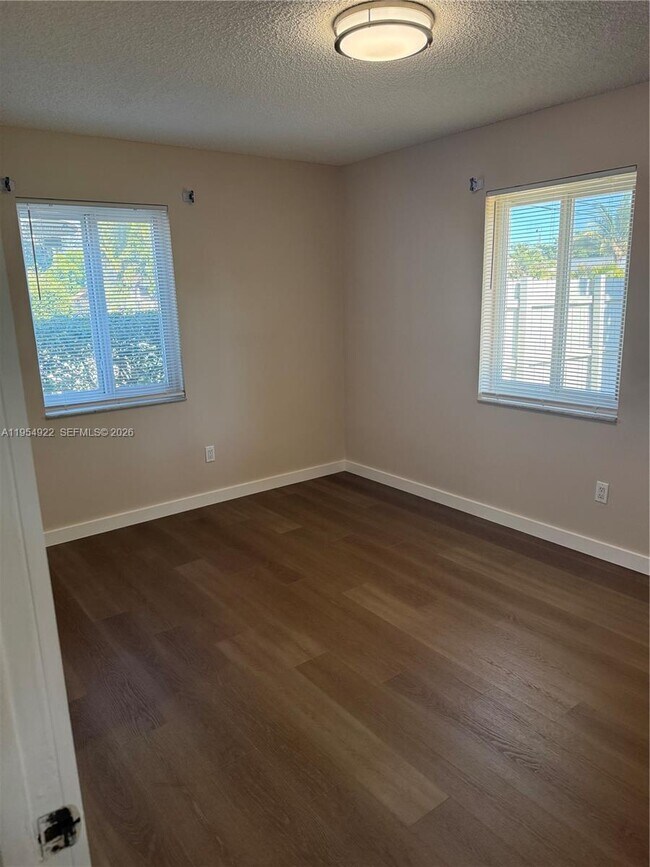 Building Photo - 3978 Nokomis Ave