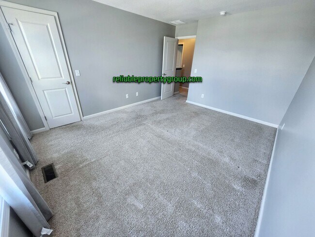 Building Photo - New Listing in Fort Wayne