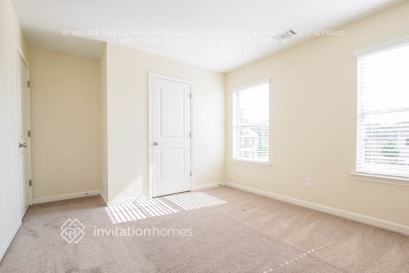 Building Photo - 4263 Violet Way Ct