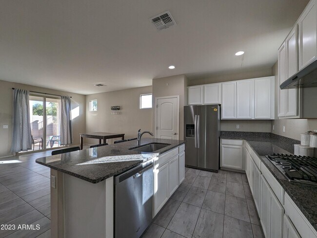 Building Photo - 1253 N 166th Ave