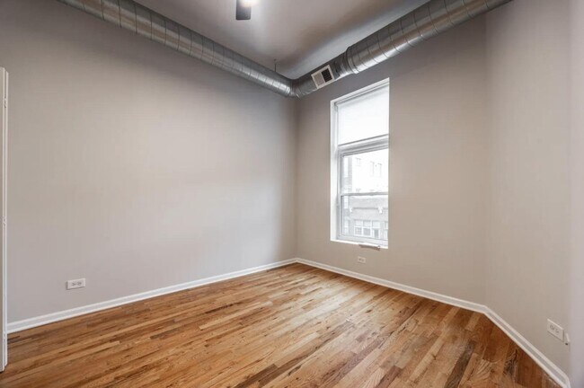 Building Photo - 1538 N Milwaukee Ave