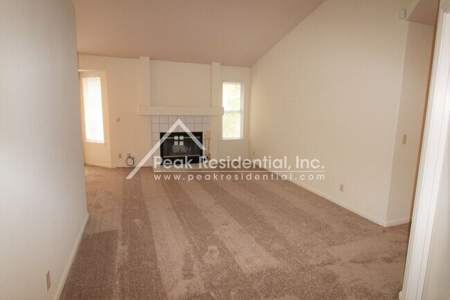 Building Photo - Nice 3bd/2ba House with 2 Car Garage near Bell & Rio Linda Blvd