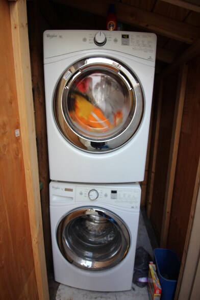 Building Photo - 747 San Fernando Pl