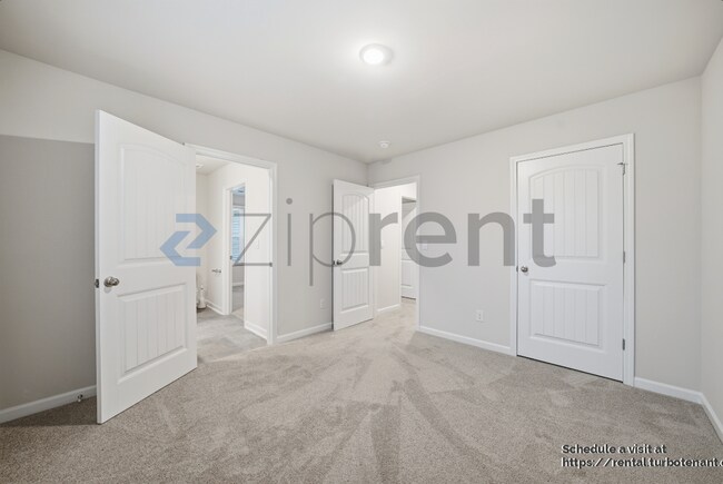 Building Photo - 2438 Bayberry St