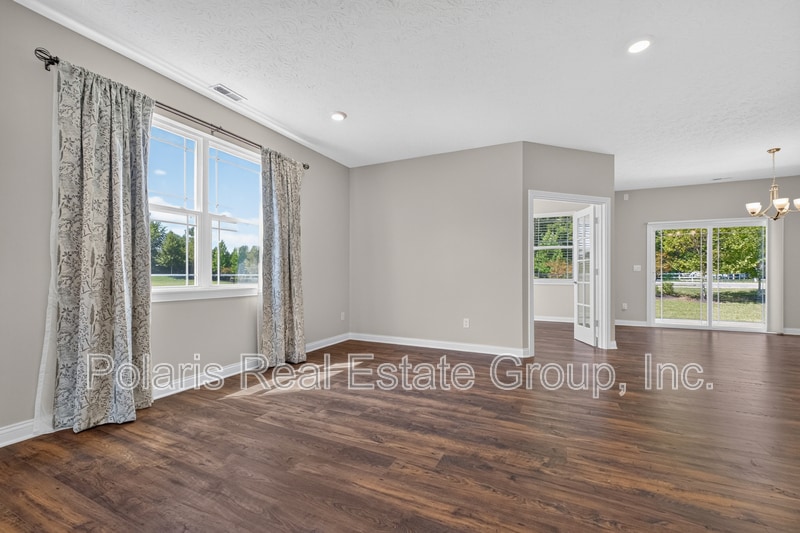Building Photo - 9073 Lieven St