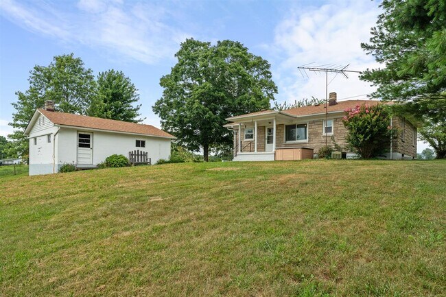 Building Photo - 2725 Rhodelia Rd