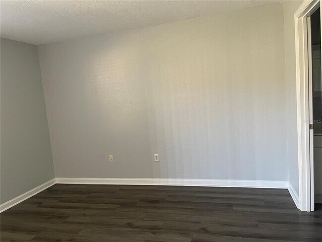 Building Photo - 10195 Sailwinds Blvd N