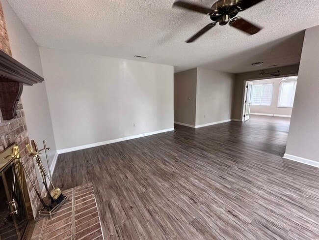 Building Photo - 6536 Valene Ct