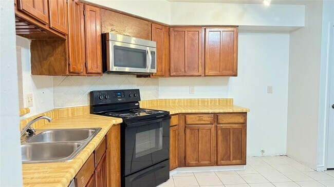 Building Photo - 21318 Bridgepoint Ln