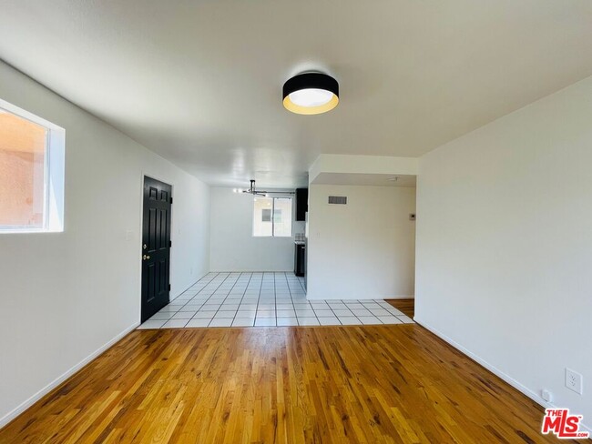 Building Photo - 5029 Klump Ave
