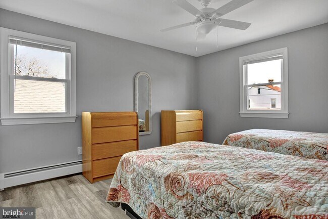 Building Photo - 15 N Victoria Ave