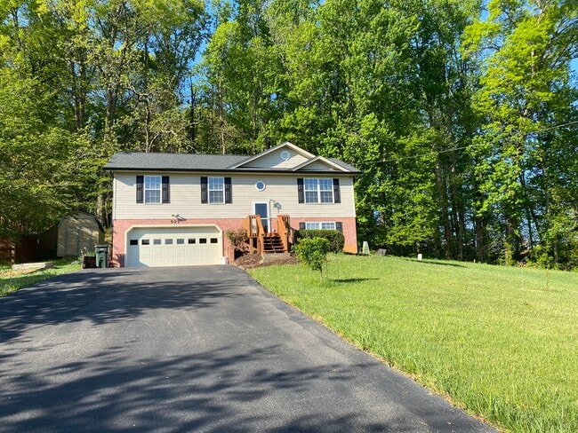 Building Photo - 507 Emma Grace Dr