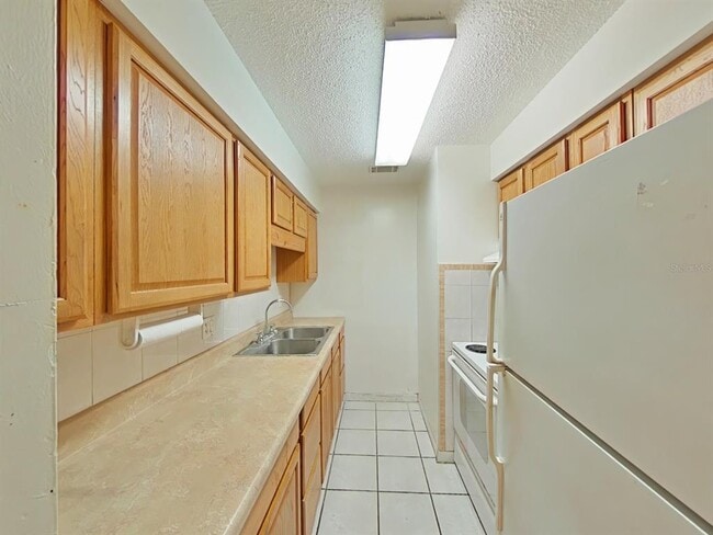 Building Photo - 6027 Woods St