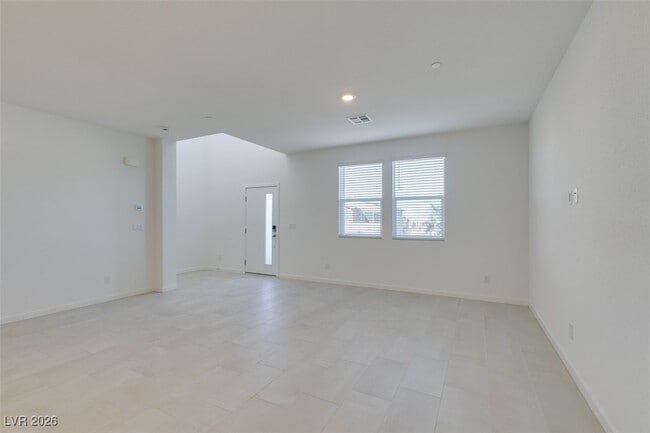 Building Photo - 302 Walsh Peak Ave