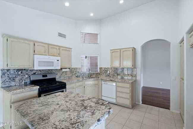 Building Photo - 15251 W Verde Ln