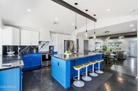 Building Photo - 2812 N 71st Pl