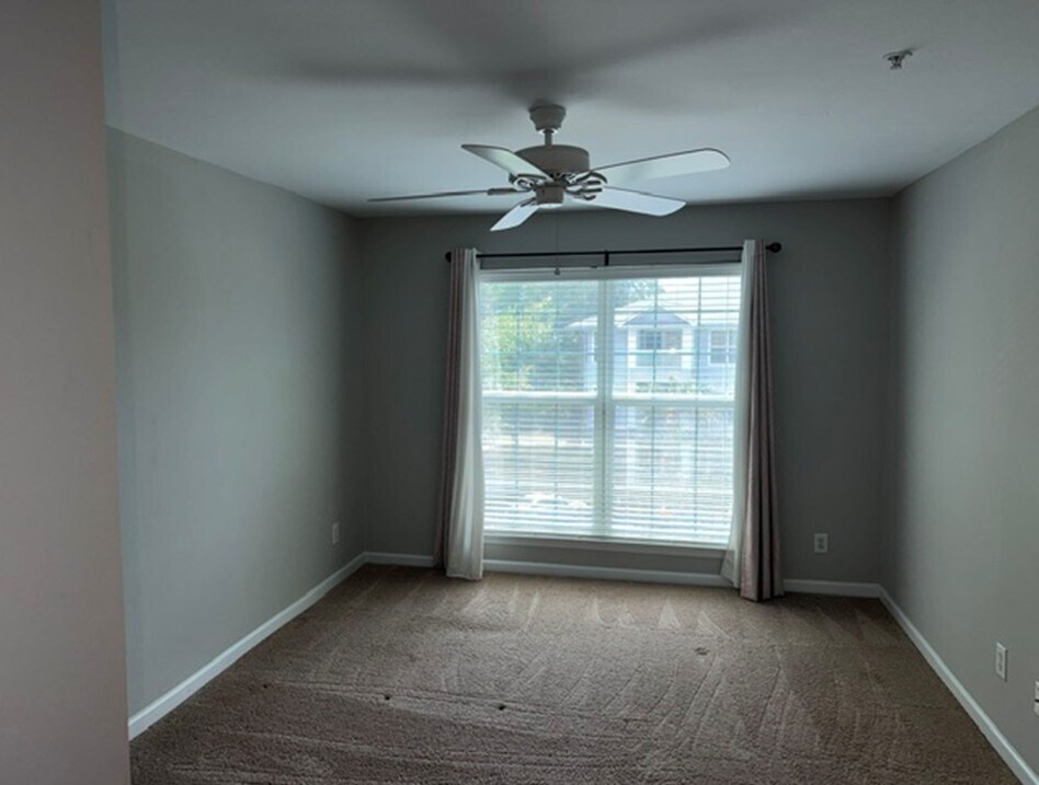 Master Bedroom - 700 Daniel Ellis Dr