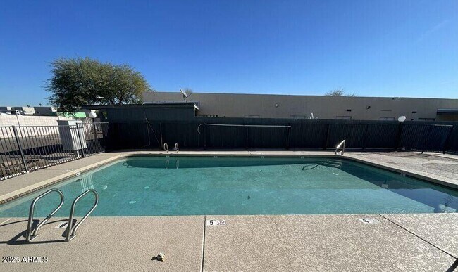 Building Photo - 6541 N 67th Ave