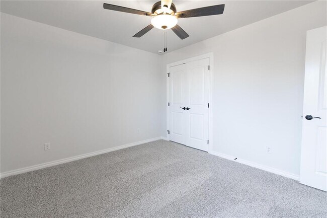 Building Photo - 5716 Lantana Ln