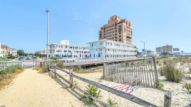 Building Photo - 5800 Boardwalk-100-100
