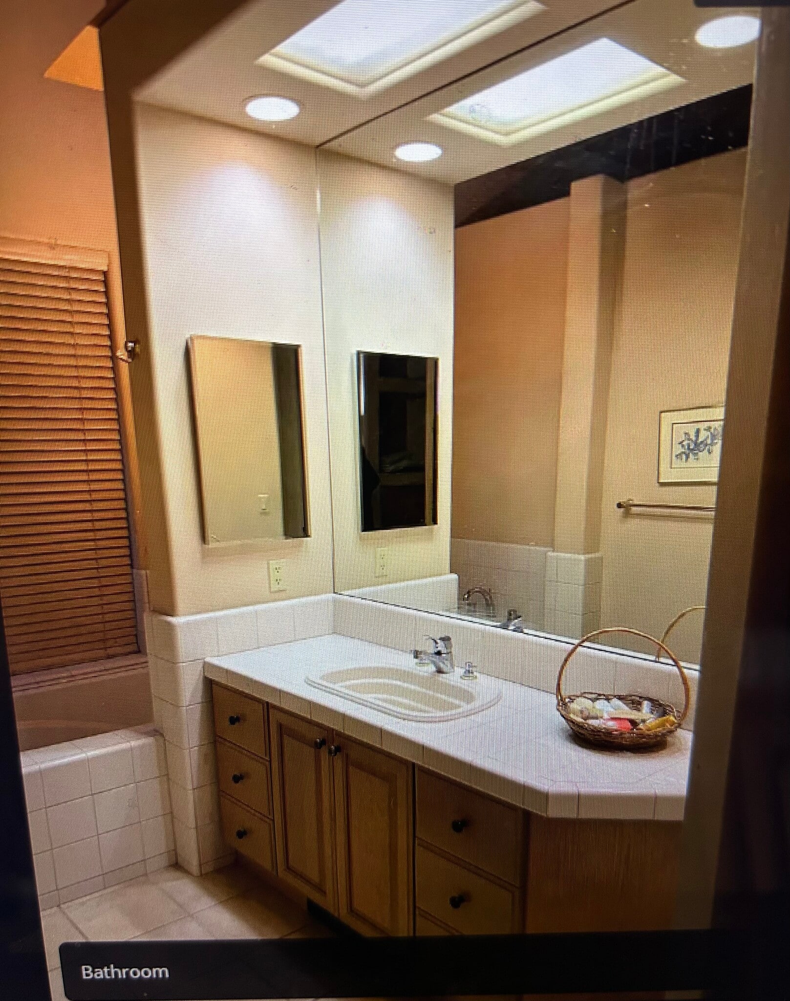 Bathroom with tub/shower - 5476 Quail Meadows Dr