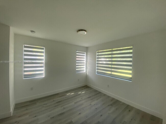 Building Photo - 16002 NW 38th Pl