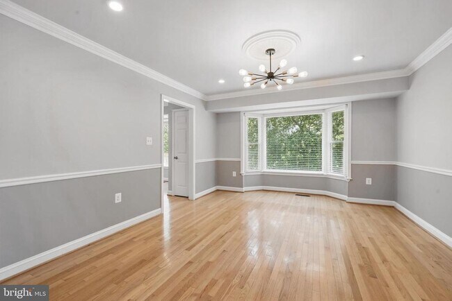 Building Photo - 9913 Rosewood Hill Cir